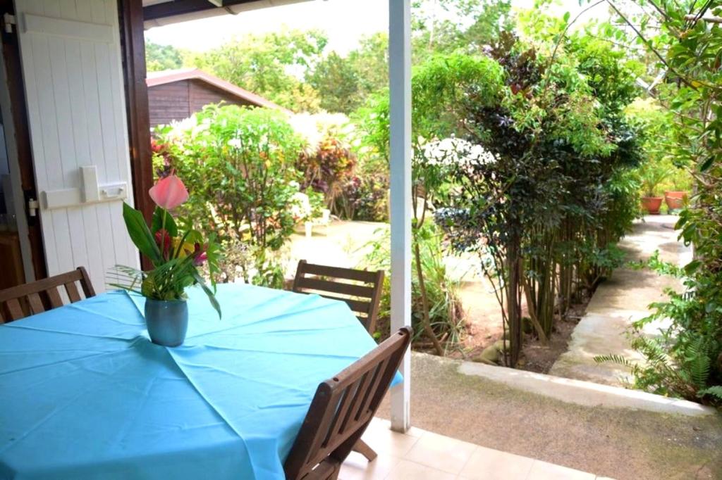 Bungalow with one bedroom in PointeNoire with furnished garden and WiFi - main image