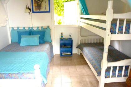 Bungalow with one bedroom in PointeNoire with furnished garden and WiFi - image 5