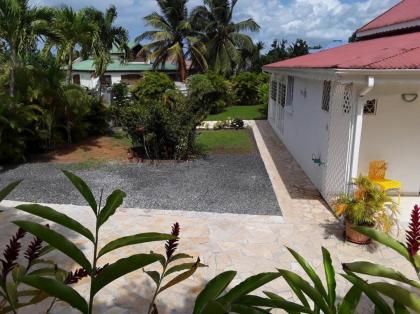 Appartement de 2 chambres avec piscine partagee jardin clos et wifi a Sainte Rose - image 19