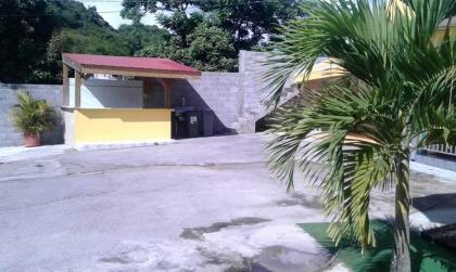 Bungalow de 2 chambres avec piscine partagee jacuzzi et terrasse amenagee a Le Gosier a 5 km de la plage - image 13