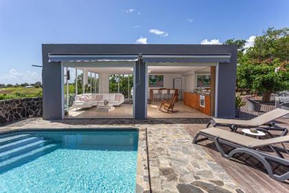 Villa de 2 chambres avec vue sur la mer piscine privee et jardin clos a Sainte Rose - image 1