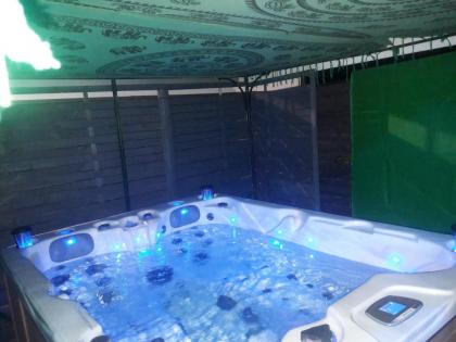 Appartement d'une chambre avec piscine partagee jacuzzi et jardin clos a Sainte Rose a 3 km de la plage - image 10