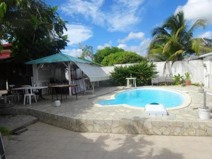 Maison de 3 chambres avec piscine privee terrasse amenagee et wifi a Morne A l'Eau - image 2