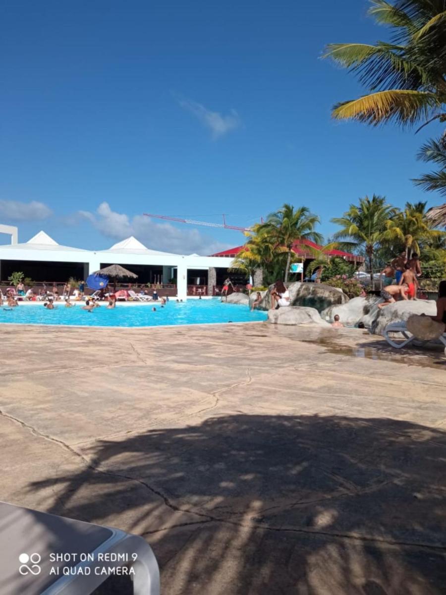 GUADELOUPE PARADISE MANGANAO 201 - cour carrée vue lagon et piscine - image 3