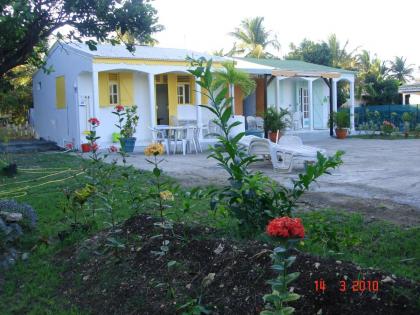 Bungalow d'une chambre avec jardin amenage et wifi a Le Moule - image 4