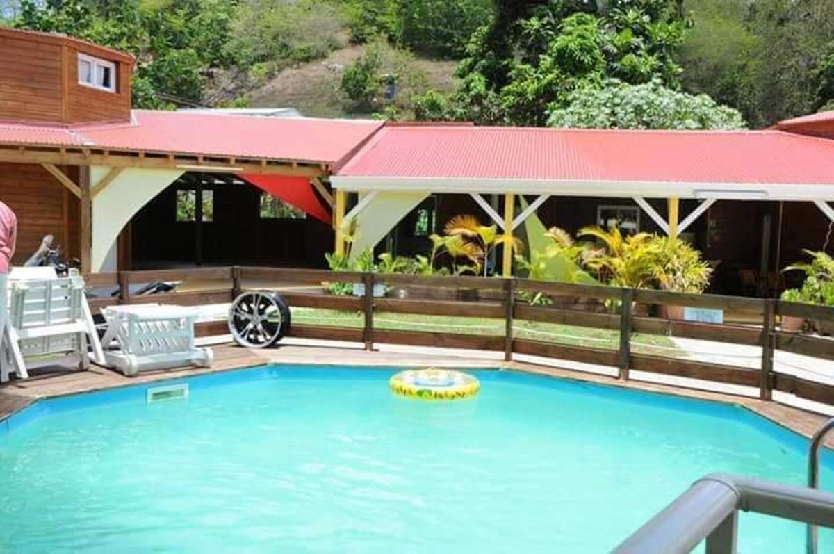 Bungalow de 2 chambres avec piscine partagee jacuzzi et terrasse a Le Gosier - image 6