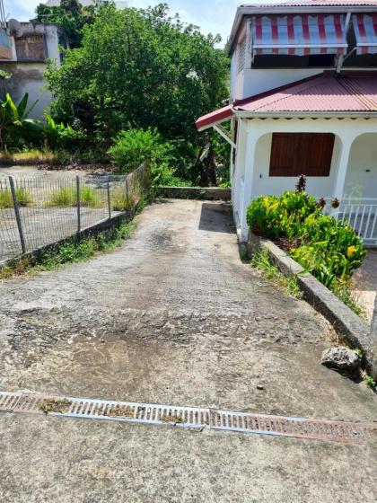 Villa de 3 chambres avec vue sur la mer jardin clos et wifi a Le Gosier a 2 km de la plage - image 13