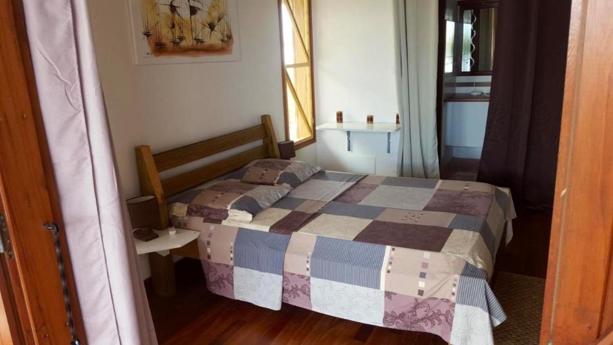 Bungalow d'une chambre avec jardin clos et wifi a Saint Francois a 2 km de la plage - image 2