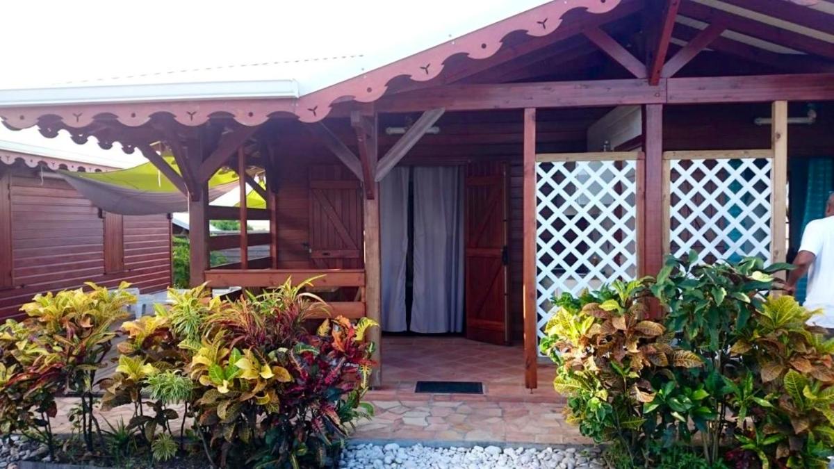 Bungalow d'une chambre avec jardin clos et wifi a Saint Francois a 2 km de la plage - image 4