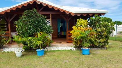 Bungalow d'une chambre avec jardin clos et wifi a Saint Francois a 2 km de la plage - image 5