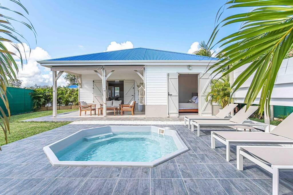 Magnifique Villa avec piscine au cœur des plages - main image