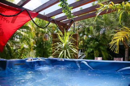 Maison de 2 chambres avec jacuzzi jardin clos et wifi a Saint Francois - image 14