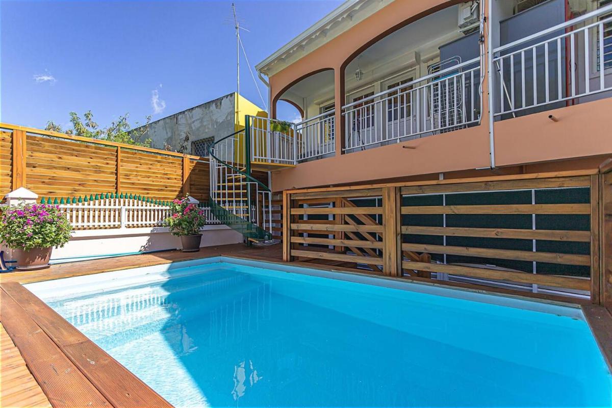 Villa de 2 chambres avec vue sur la ville piscine privee et jardin clos a Pointe Noire - main image