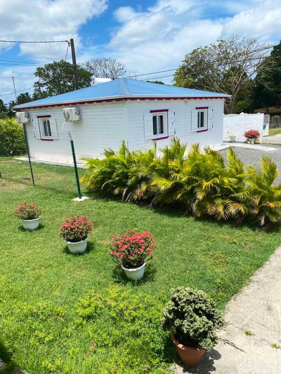 Villa de 2 chambres avec piscine privee jacuzzi et terrasse a Saint Francois - image 3