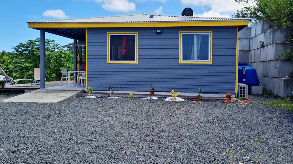 Bungalow de 2 chambres avec vue sur la mer jardin clos et wifi a Anse Bertrand - main image